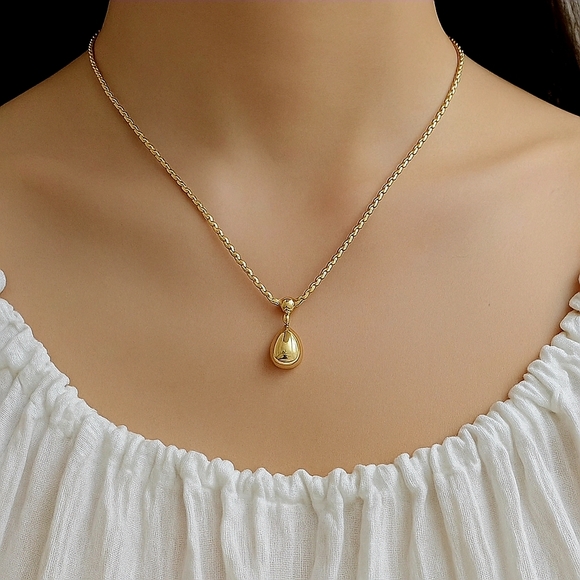ποΈ Modern Luxe 18K Gold Plated Teardrop Pendant Necklace Trendy Minimalist Chic - Picture 1 of 13